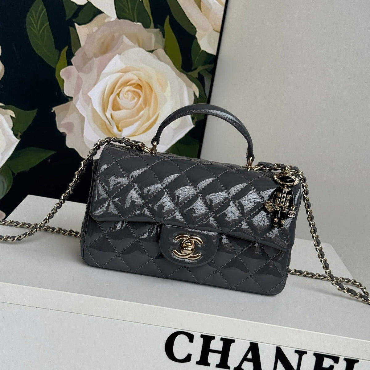 24C FLAP BAG TOP HANDLE PATENT CALFSKIN
