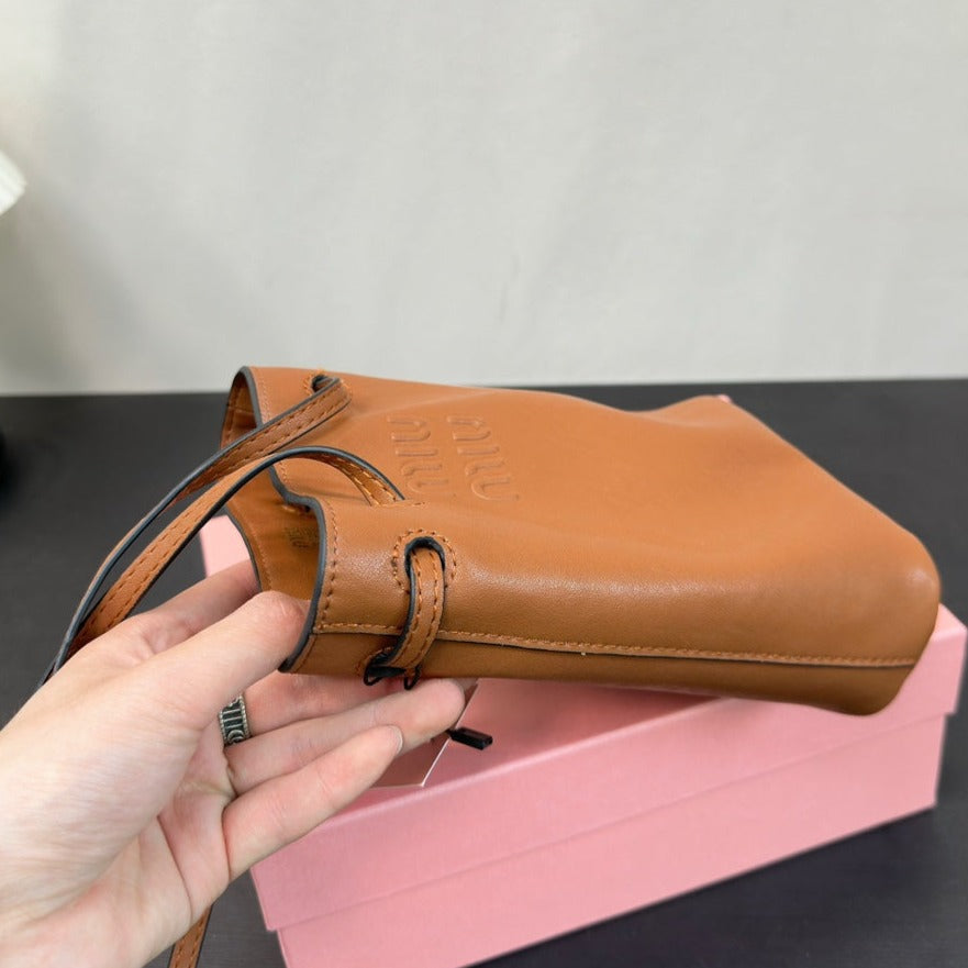 PHONE BAG 15 IN CINNAMON BROWN CALFSKIN