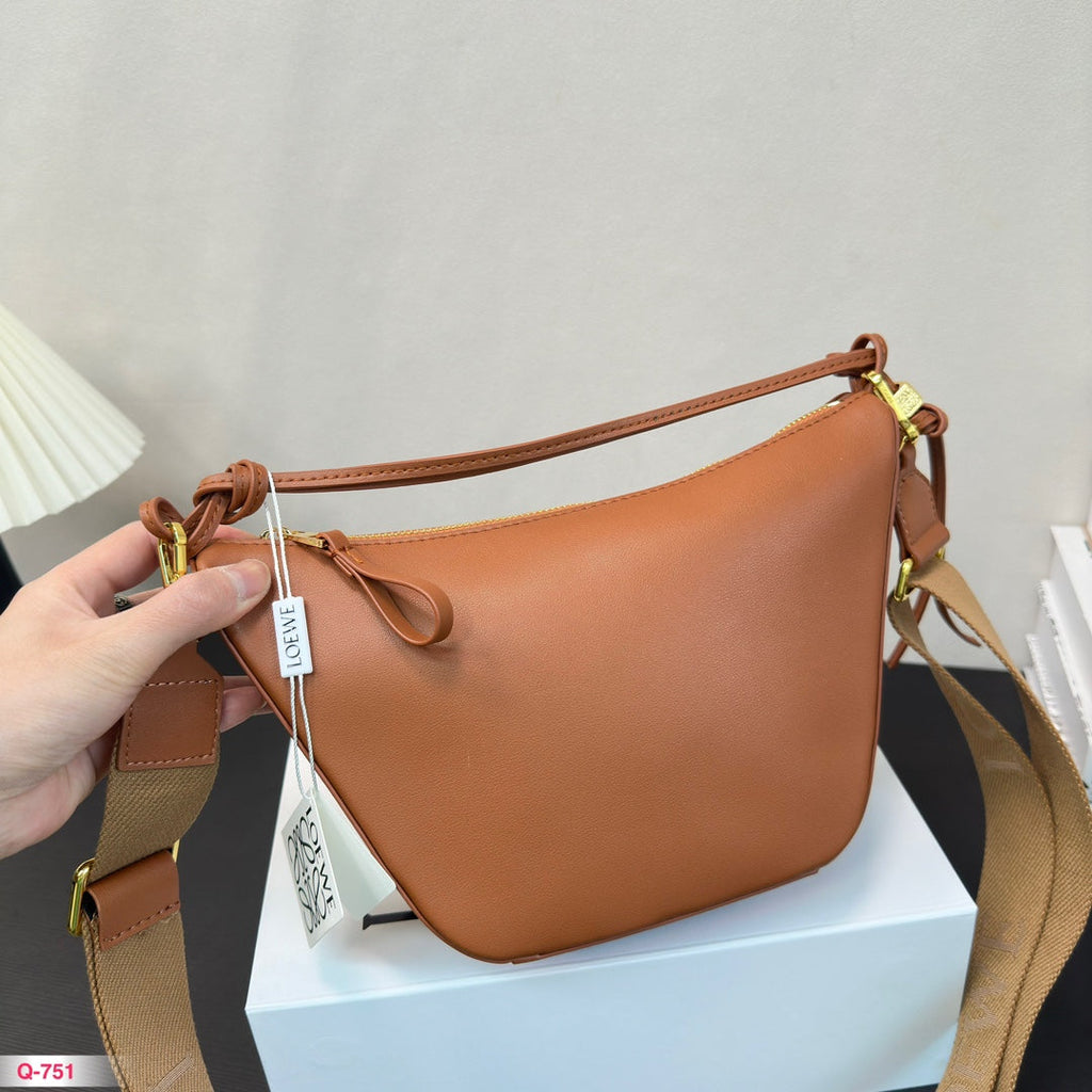 L*E MINI 27 HAMMOCK HOBO BAG IN TAN CLASSIC CALFSKIN