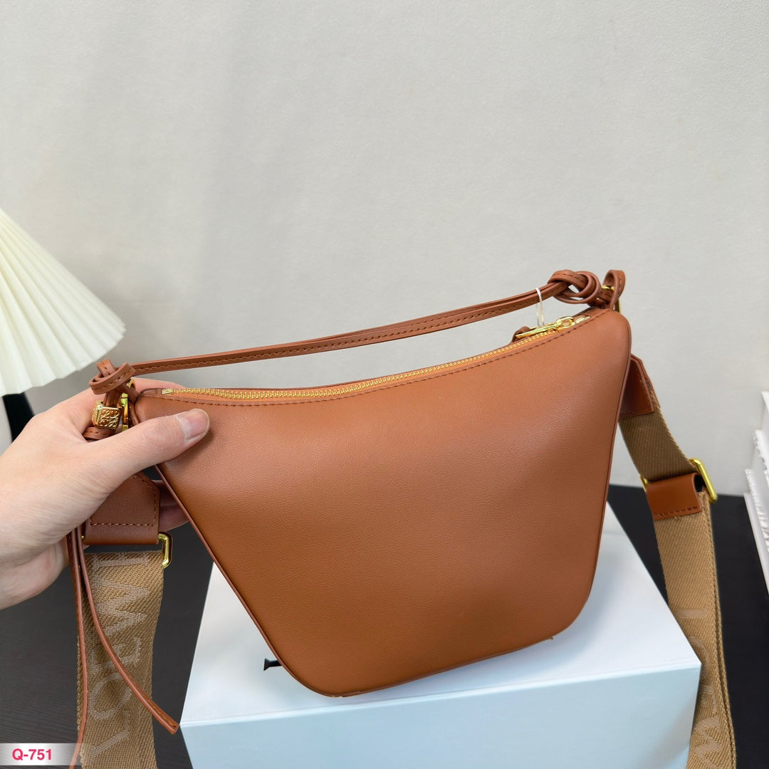 L*E MINI 27 HAMMOCK HOBO BAG IN TAN CLASSIC CALFSKIN