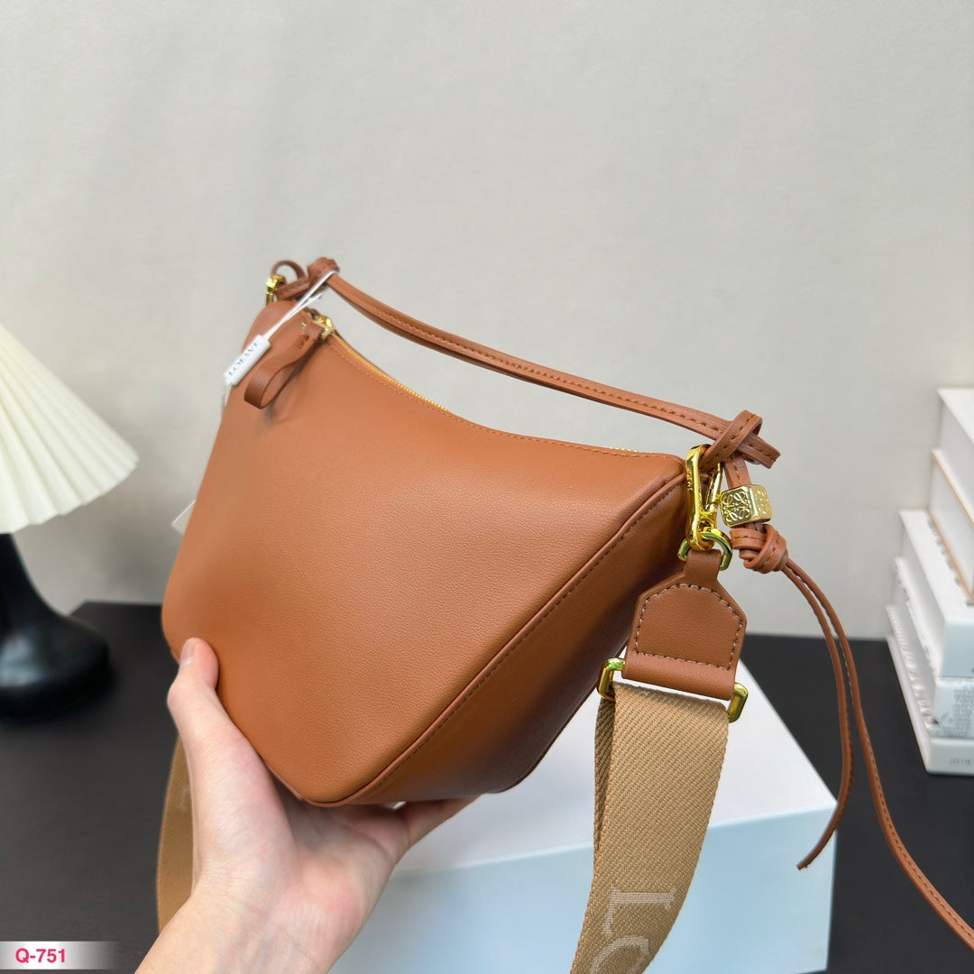 L*E MINI 27 HAMMOCK HOBO BAG IN TAN CLASSIC CALFSKIN