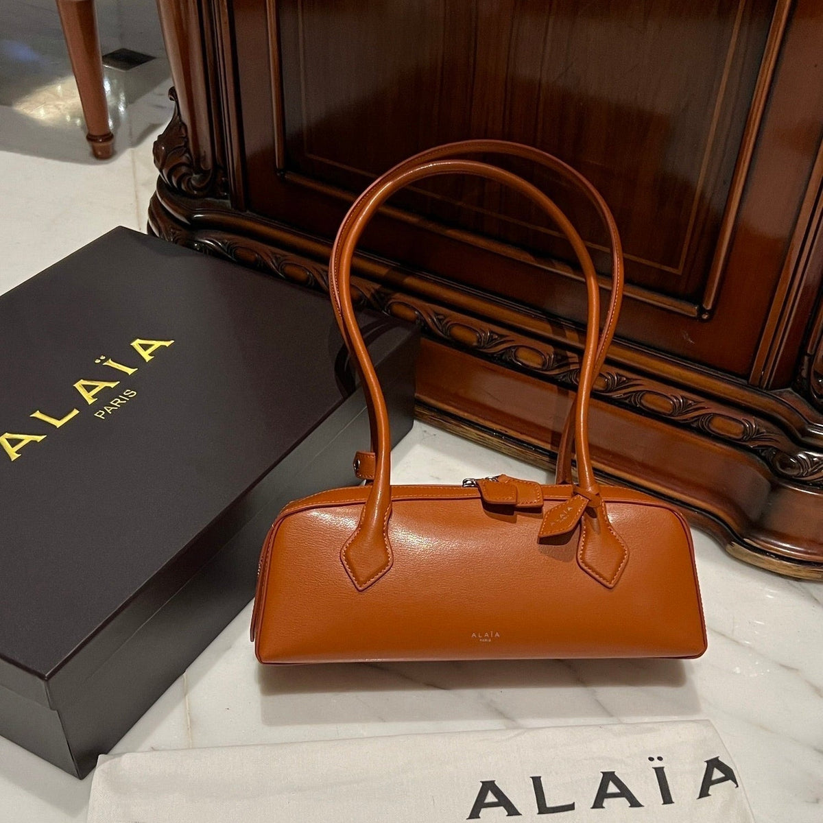 LE TECKEL BAG GOATSKIN