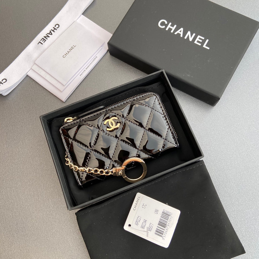 C*C Hook & Chain Zipper Card Holder Patent GHW