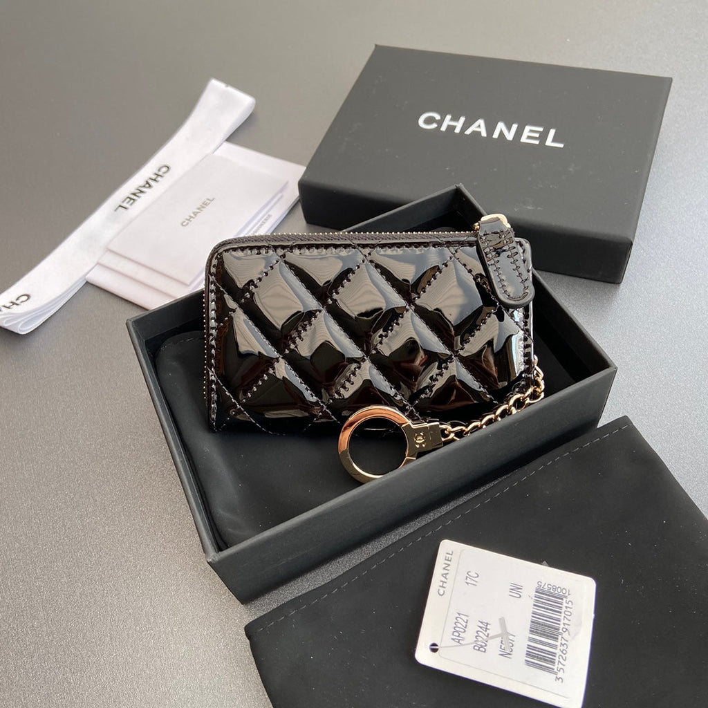 C*C Hook & Chain Zipper Card Holder Patent GHW