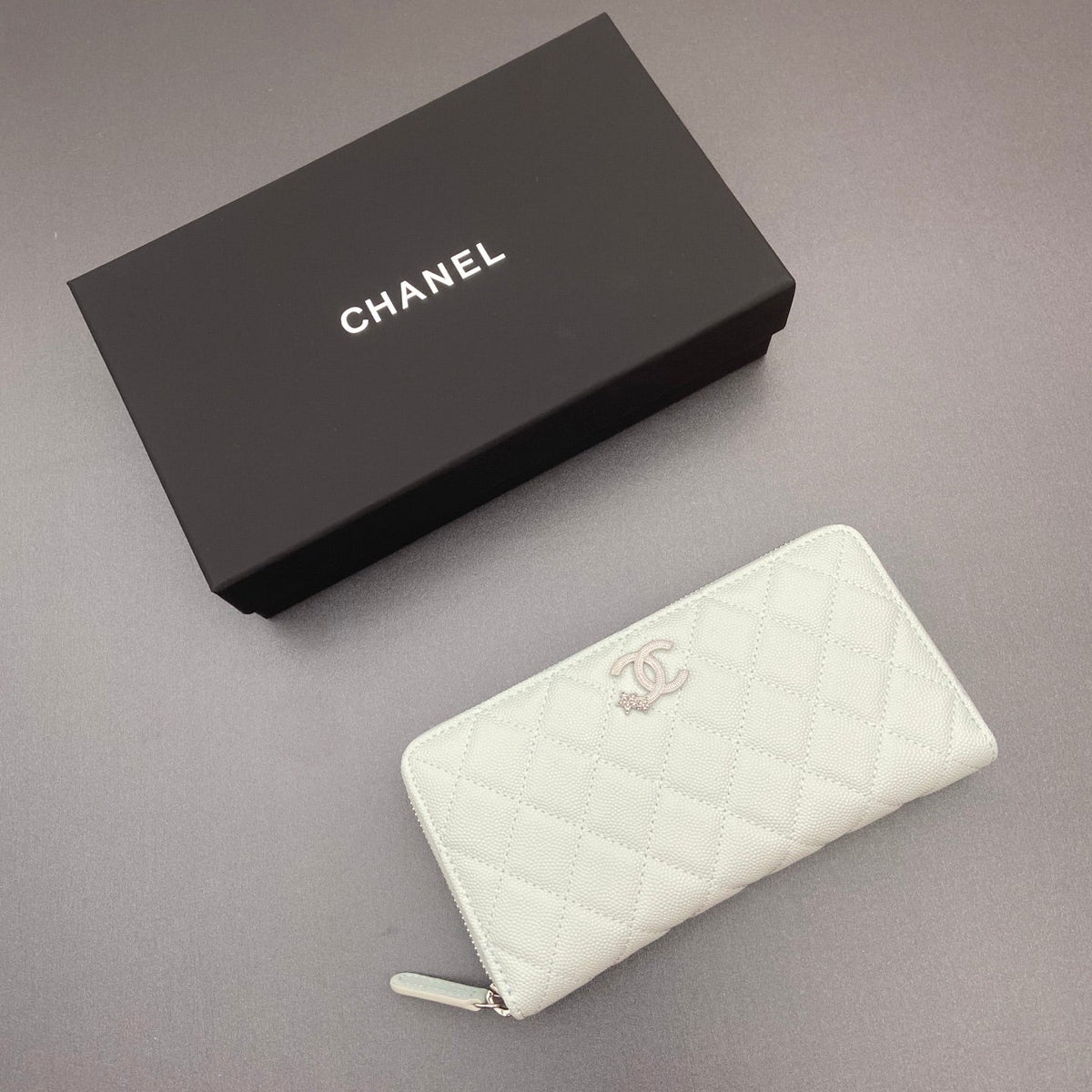 Ch*nel 25 Long Zipped Wallet Star Logo Grained Calfskin