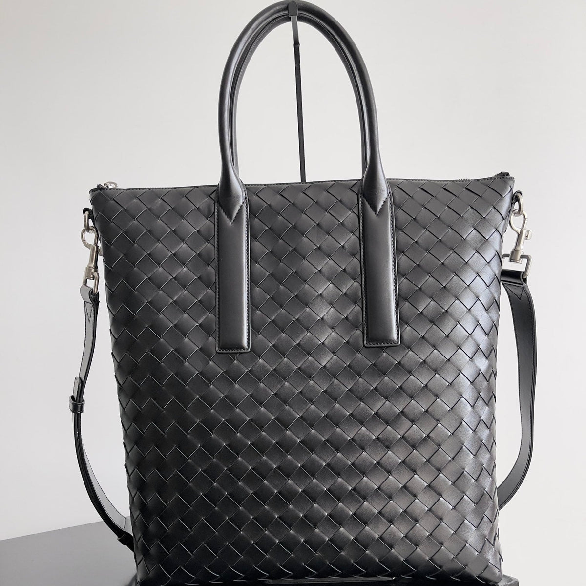 B*V Zipped North South Tote Intrecciato Leather