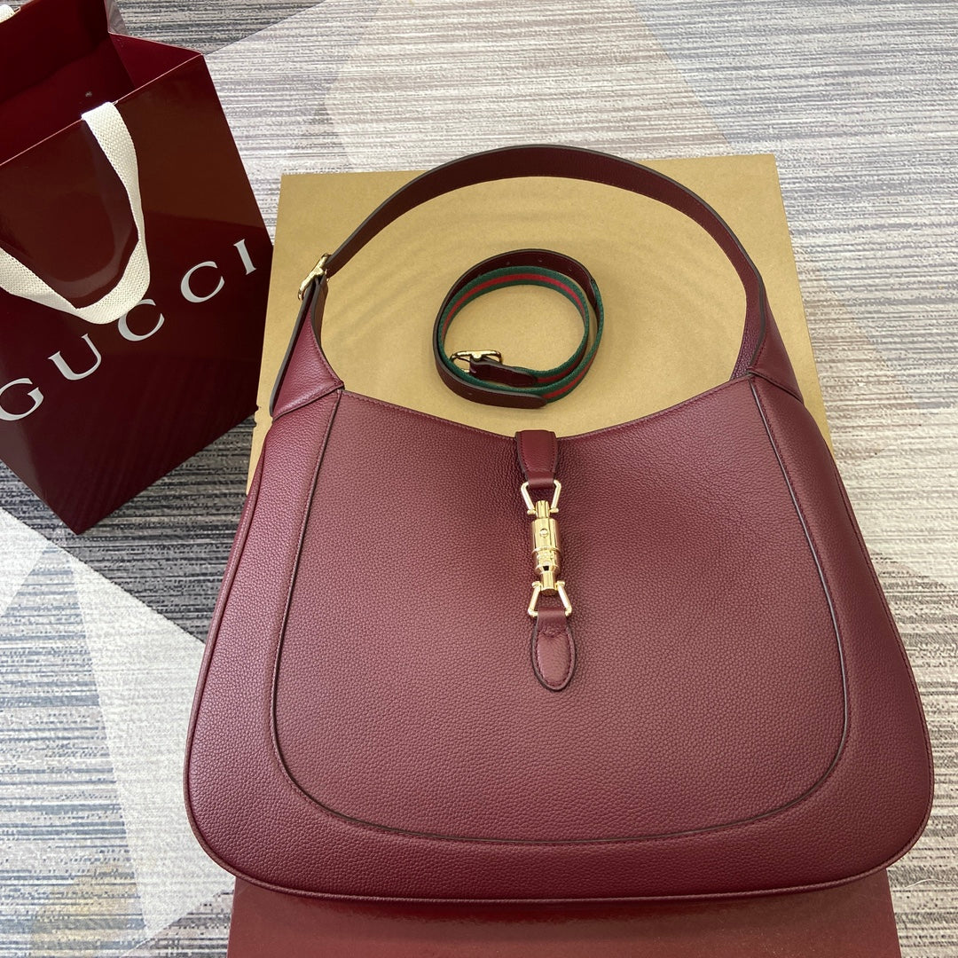 JACKIE SHOULDER BAG CALFSKIN GOLD HARDWARE