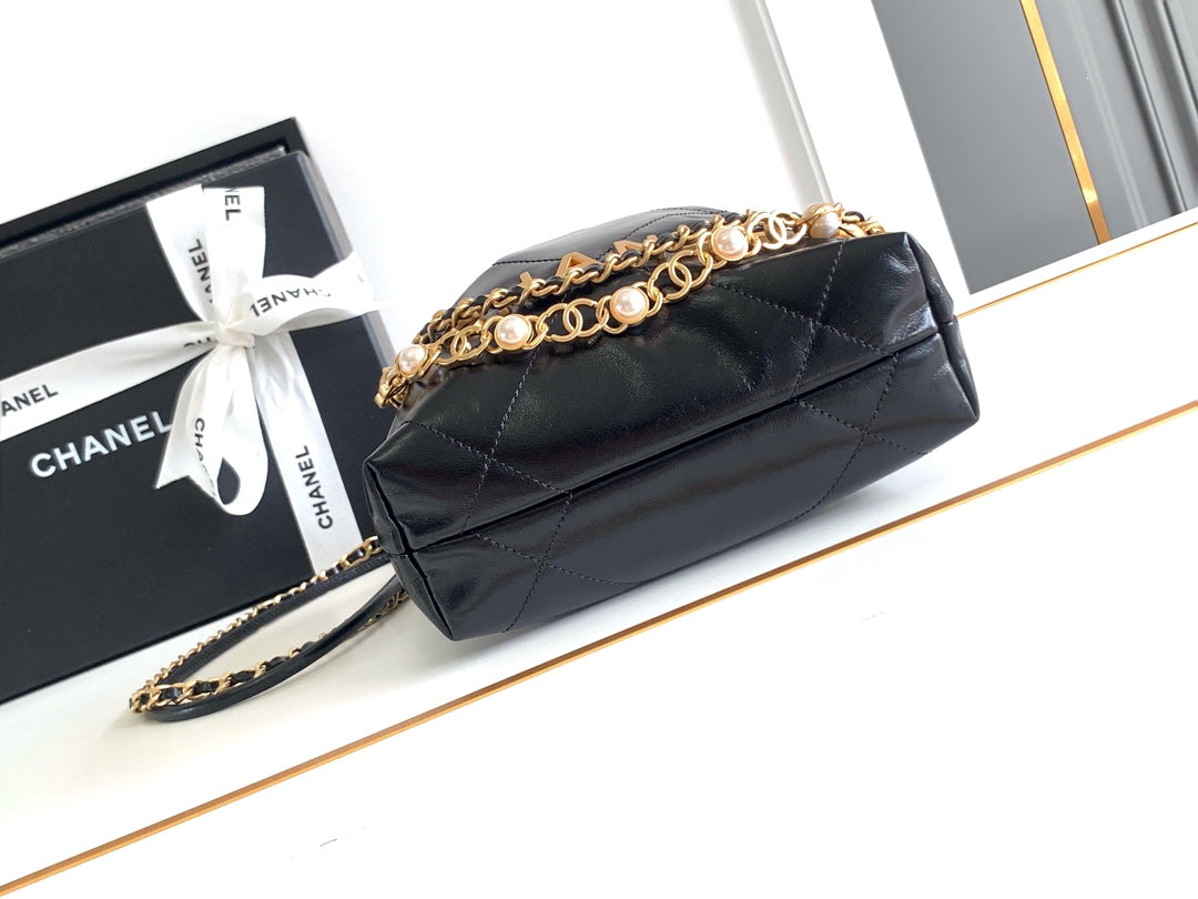 24a C*C 22 hobo bag 20cm black lambskin pearl gold hardware