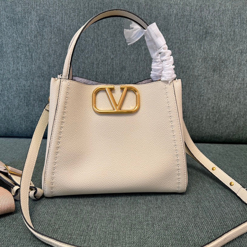 V*lentino small handbag light beige calfskin