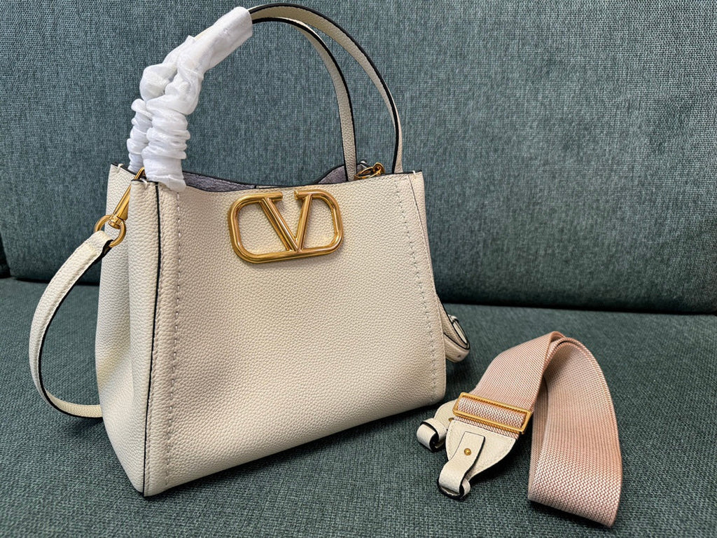 V*lentino small handbag light beige calfskin
