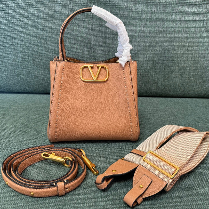 V*lentino handbag calfskin