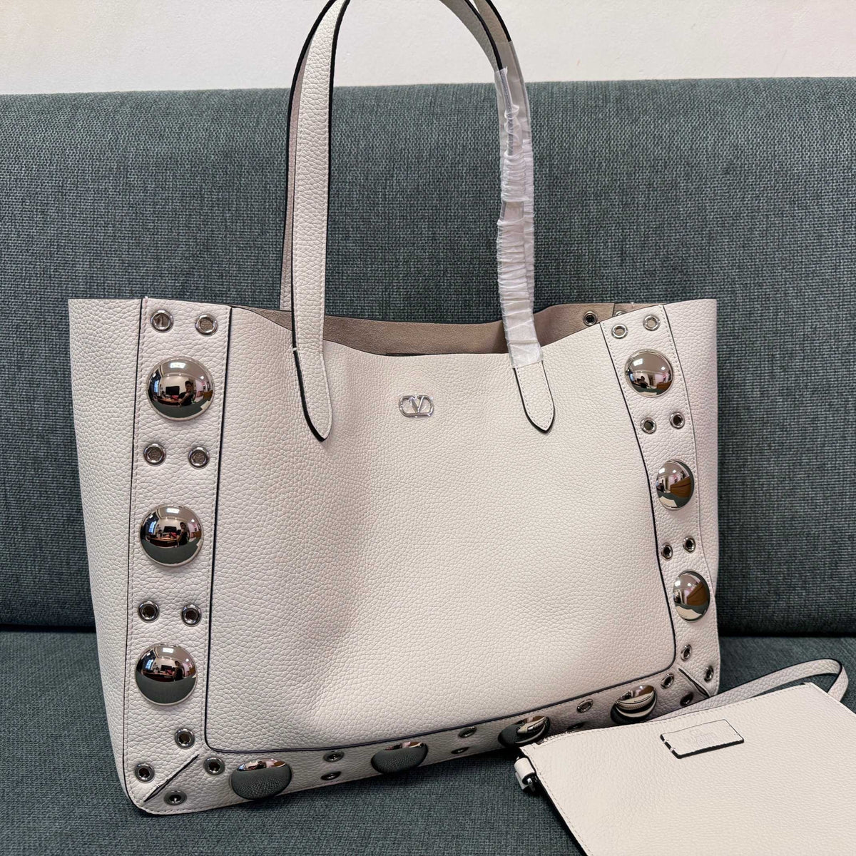 V*lentino G*ravani tote white cowhide