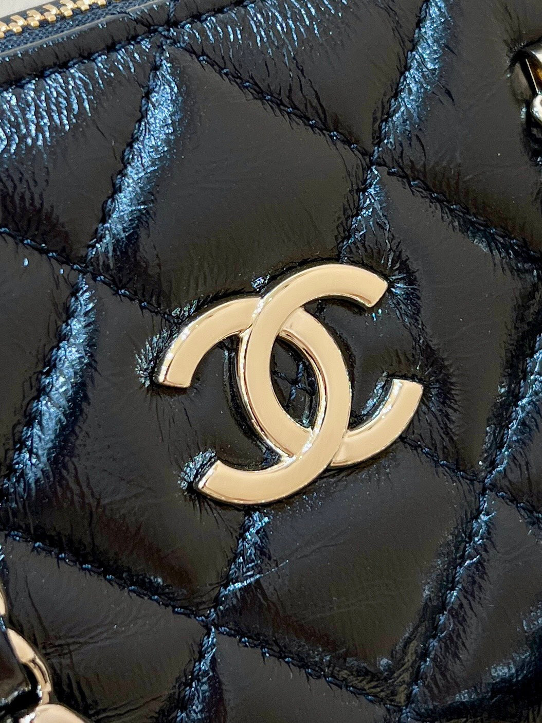 C*C 24B AS5130 Shell Bag Polished Lambskin