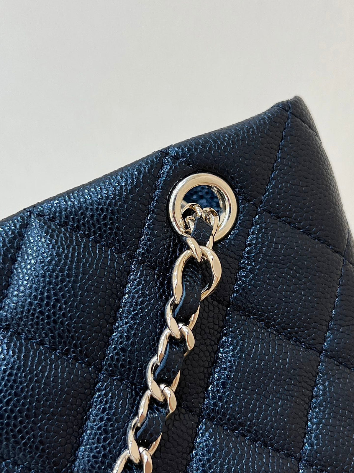 25C Small Tote 17cm Black Grained Calfskin