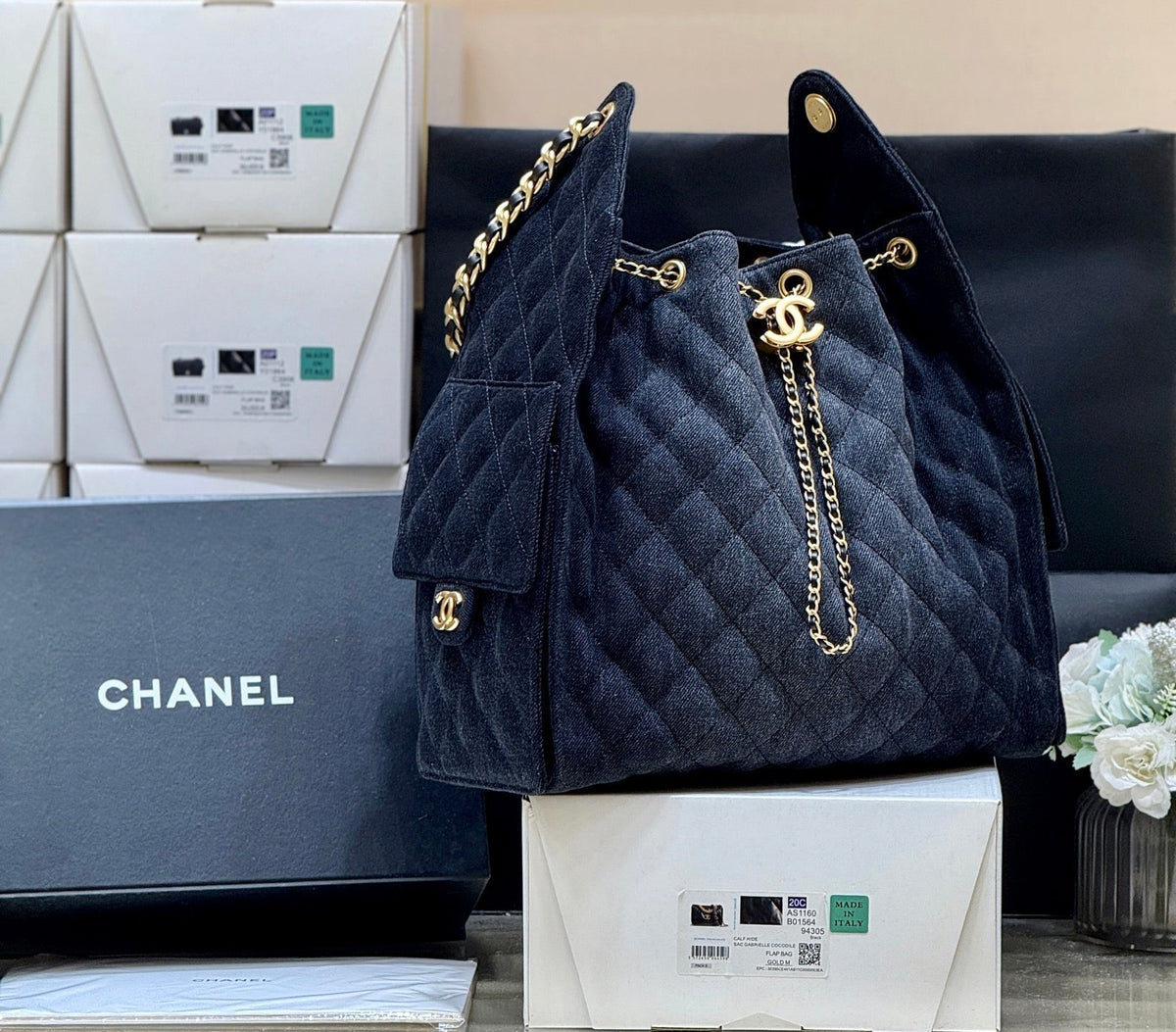 C*C 25 Handbag 40 In Dark Blue Denim Gold Hardware