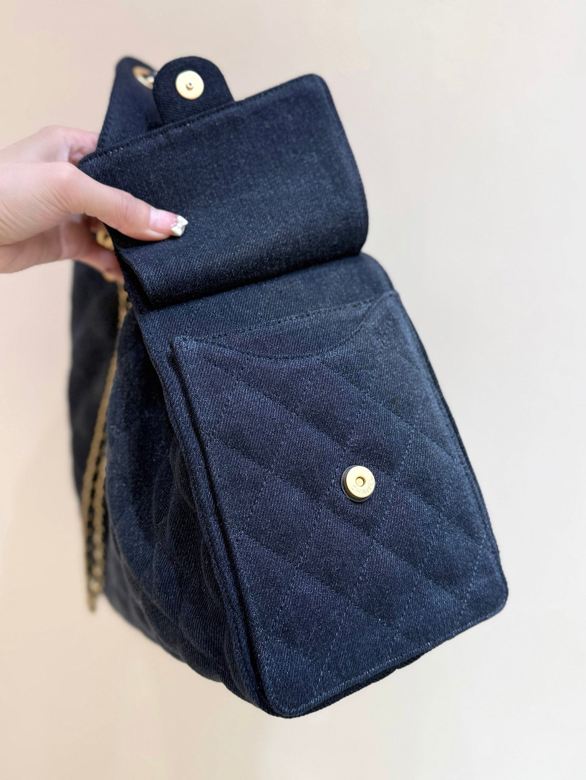 C*C 25 Handbag 40 In Dark Blue Denim Gold Hardware