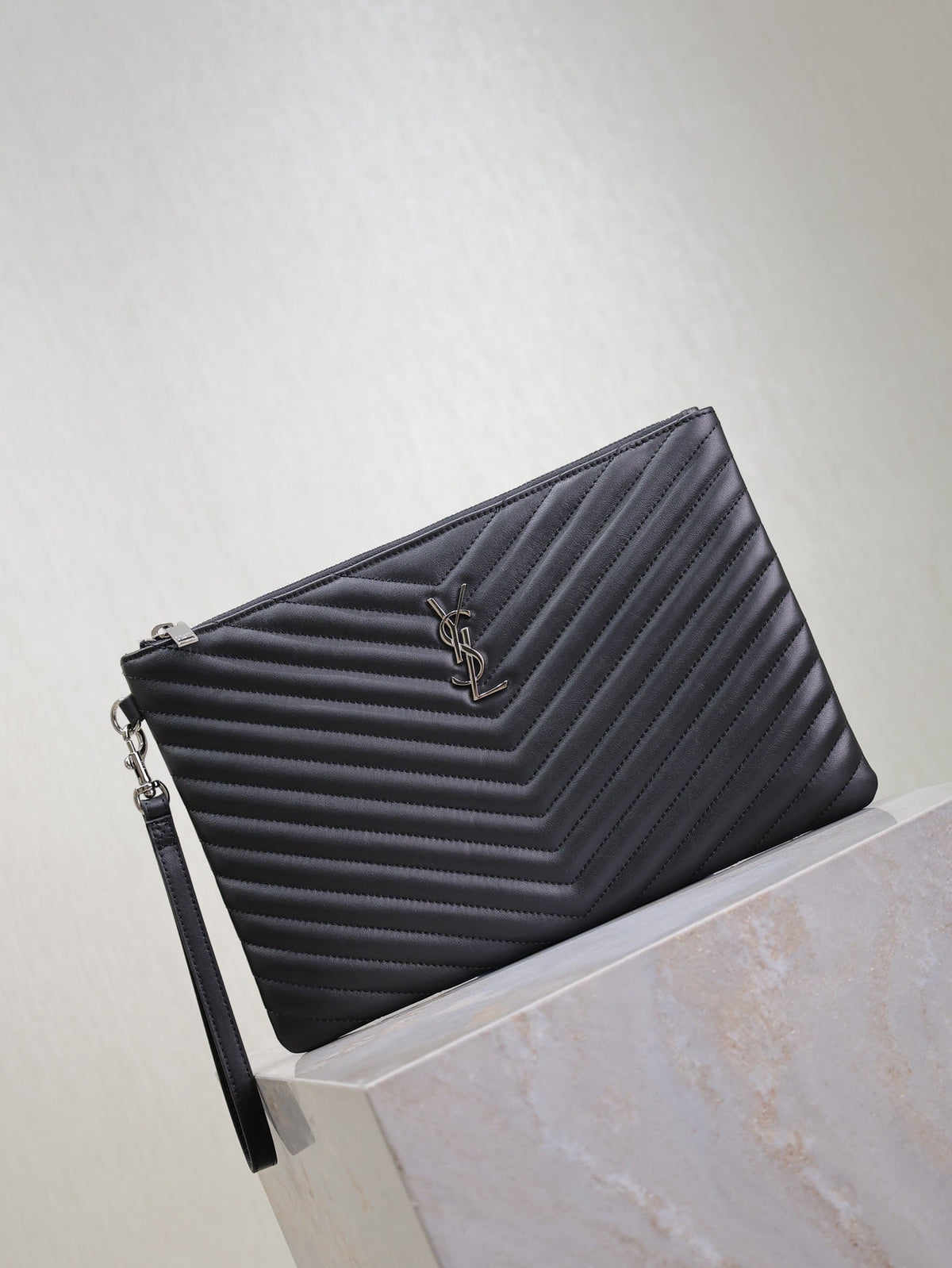 CLUTCH QUILTED CALFSKIN SILVER BUCKLE