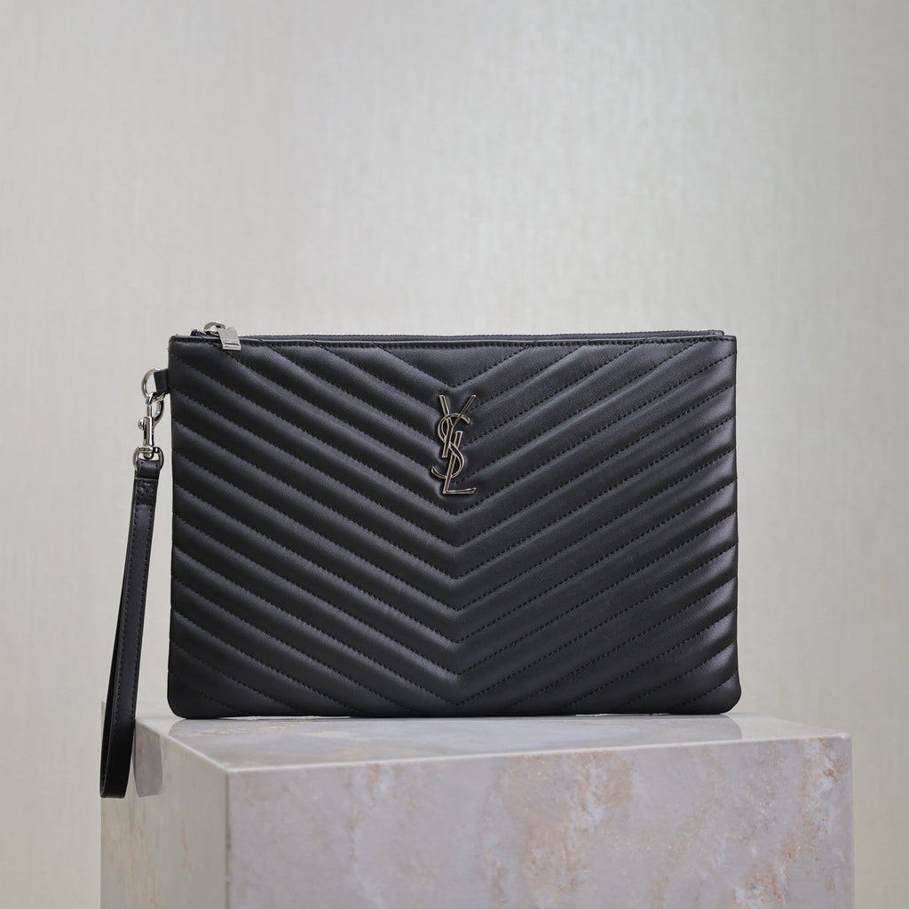 CLUTCH QUILTED CALFSKIN SILVER BUCKLE