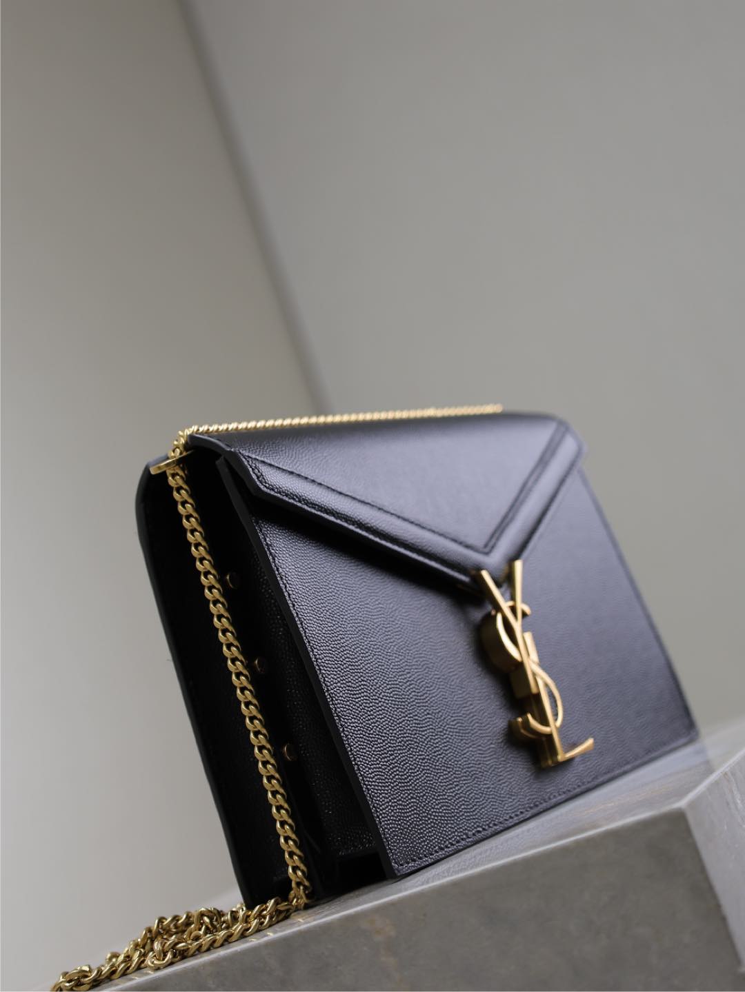 CASSANDRA CHAIN BAG CAVIAR PATTERN CALFSKIN GOLD HARDWARE