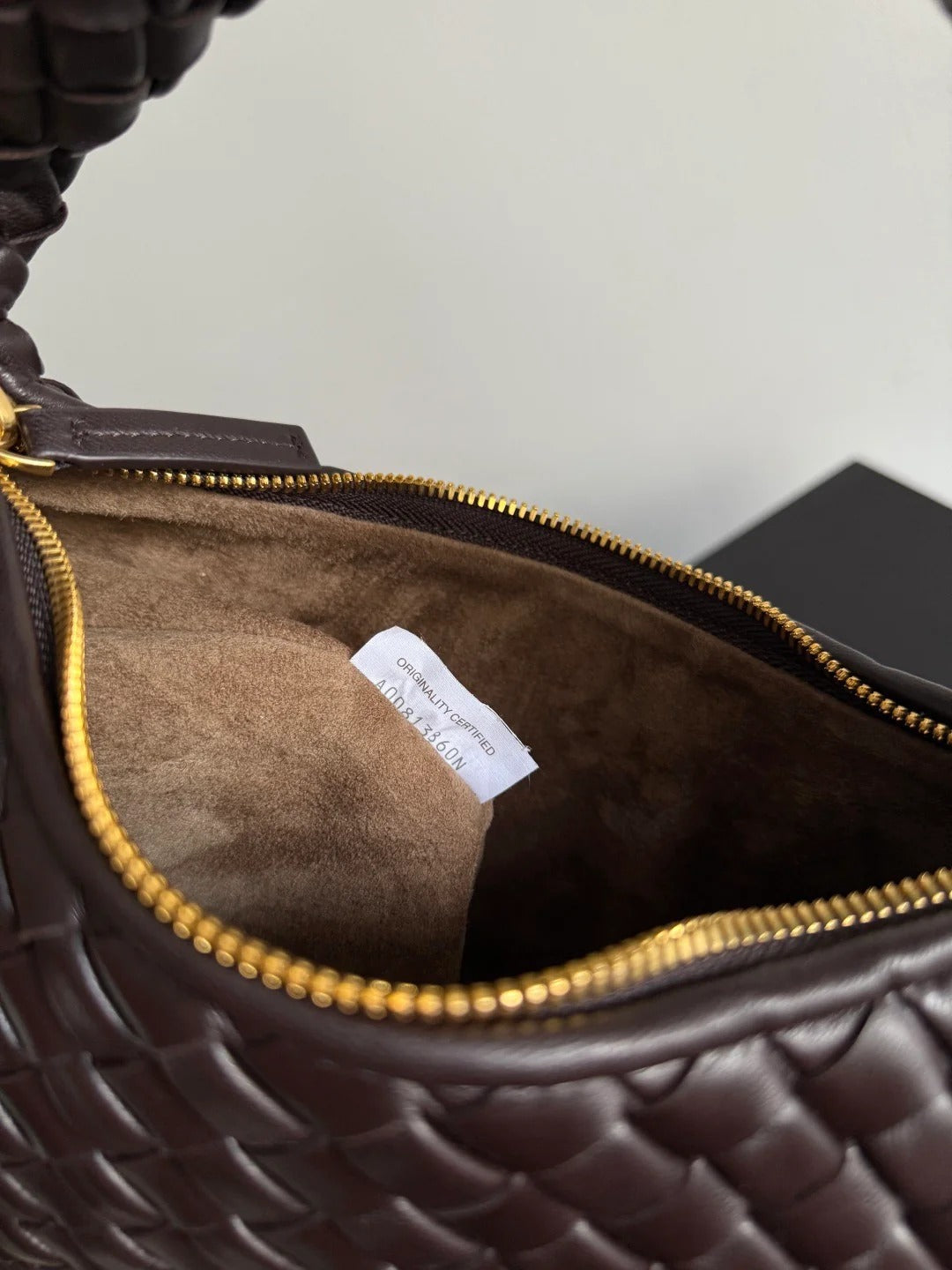B*ttega V*neta Shoulder Bag 35cm Brown Intrecciato Leather