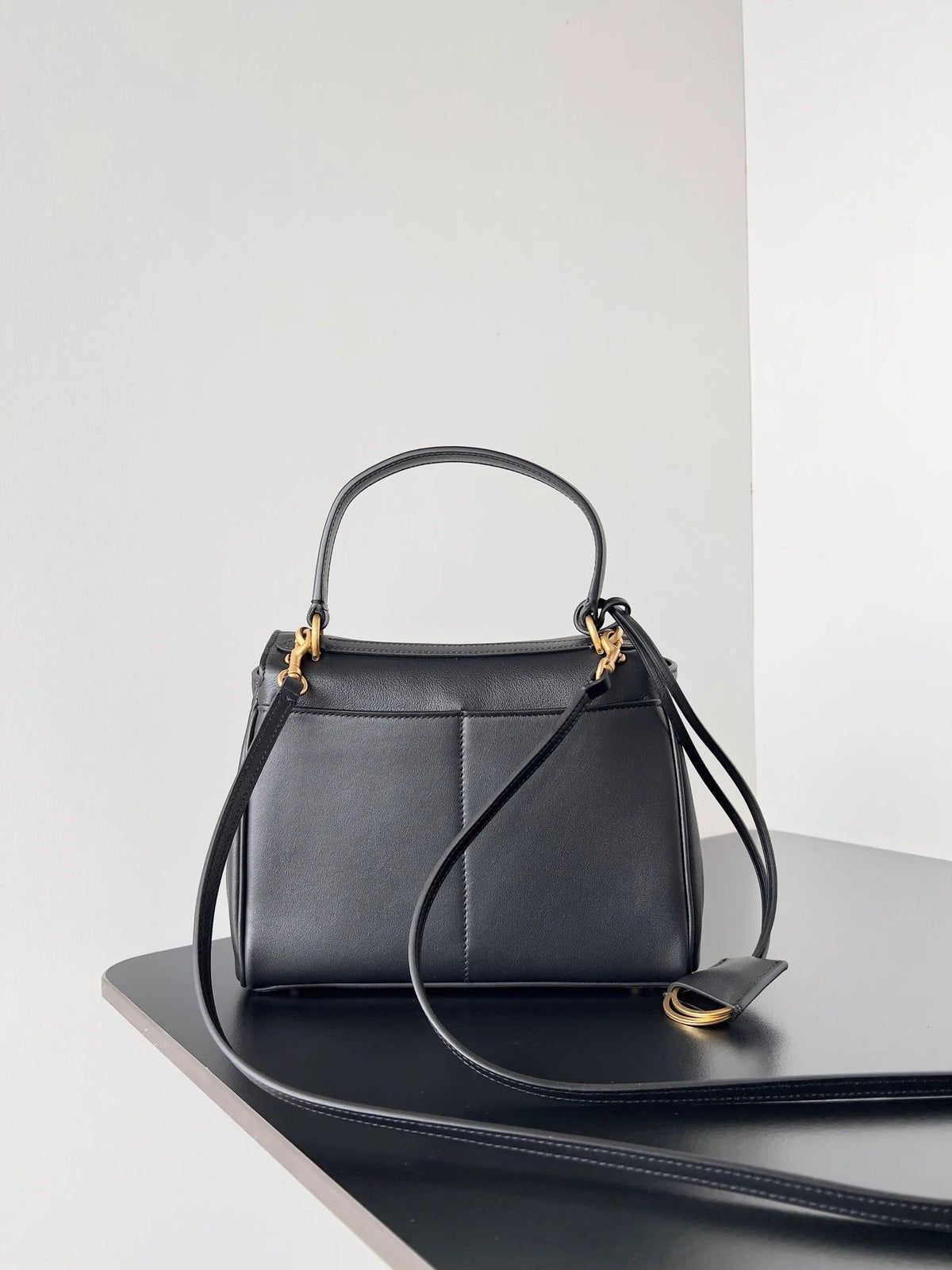 B*lenciaga 2026 Rodeo Bag 22 Black Calfskin Gold Hardware