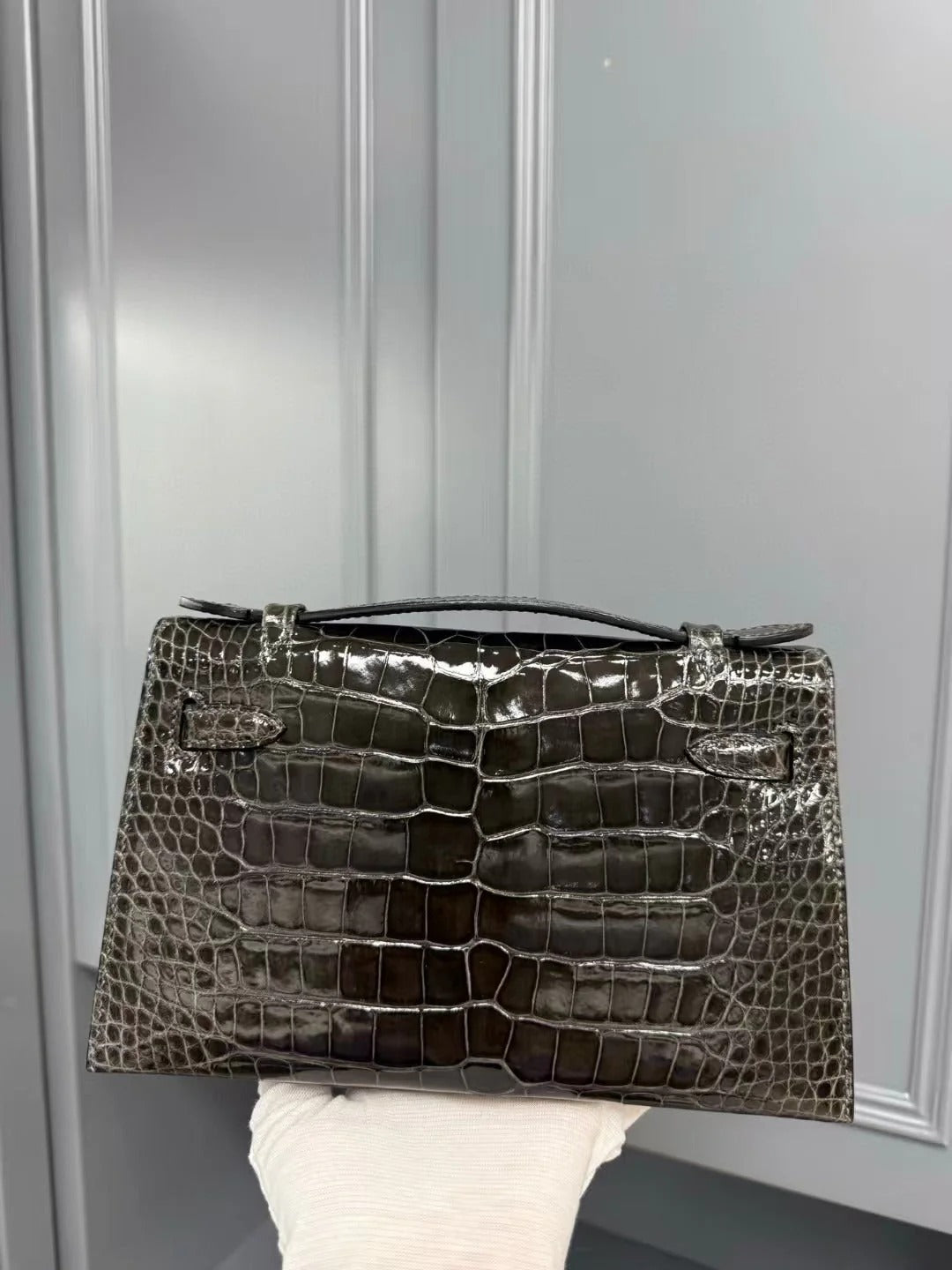 H*M KELLY AMERICAN ALLIGATOR SILVER BUCKLE