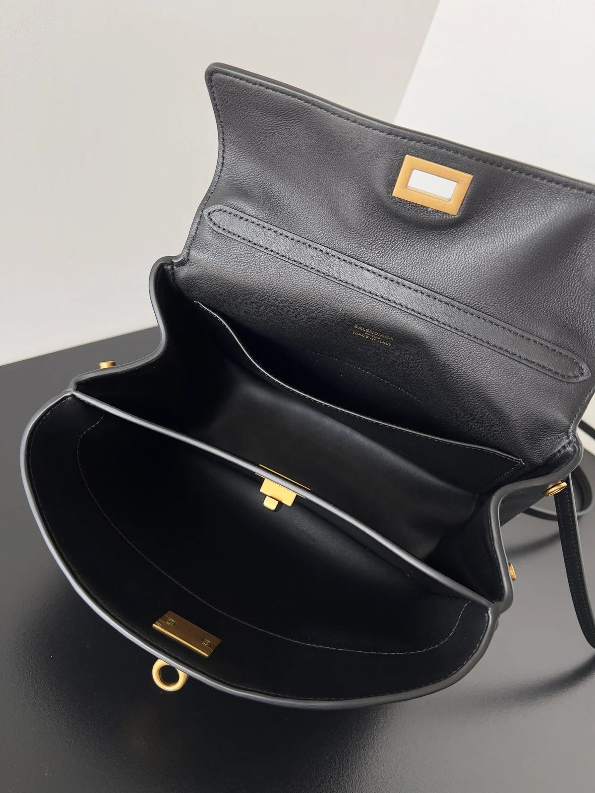 B*lenciaga 2026 Rodeo Bag 22 Black Calfskin Gold Hardware