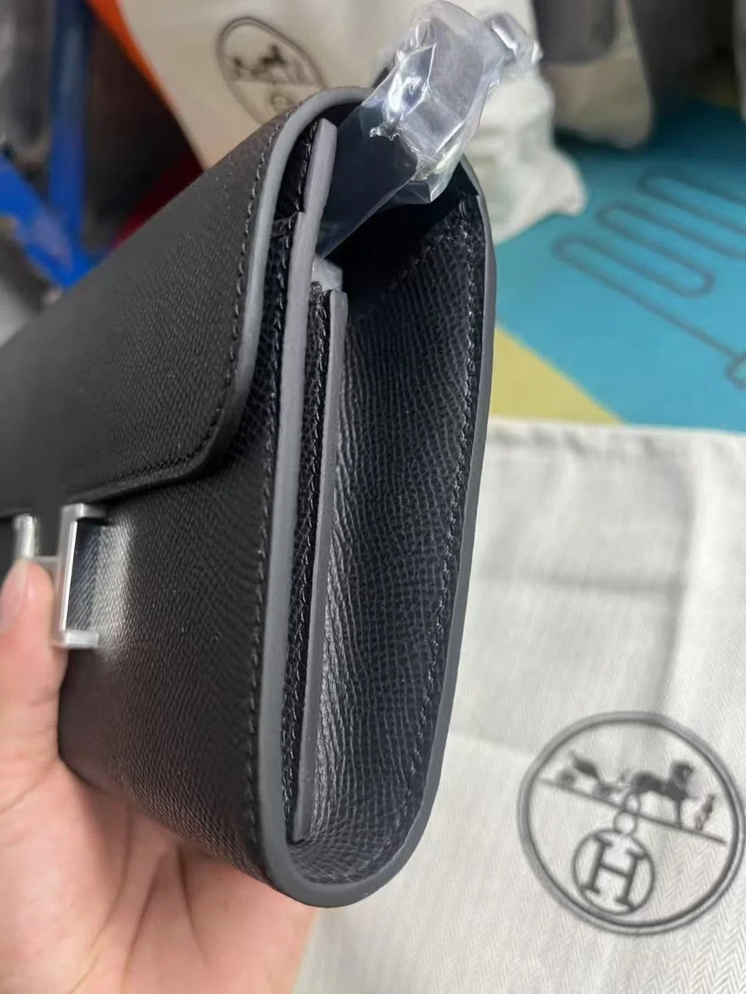 CONSTANCE SHOULDER BAG IN BLACK CALFSKIN