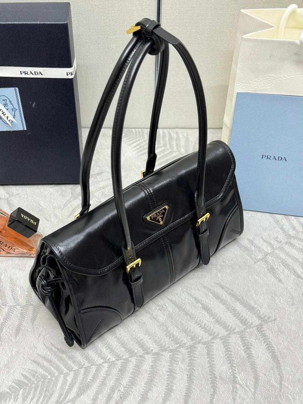 Pr*da 2026 Shoulder Bag 31cm Black Leather
