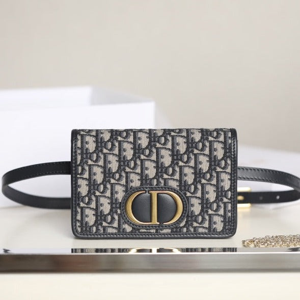 30 MONTAIGNE EMBROIDERY