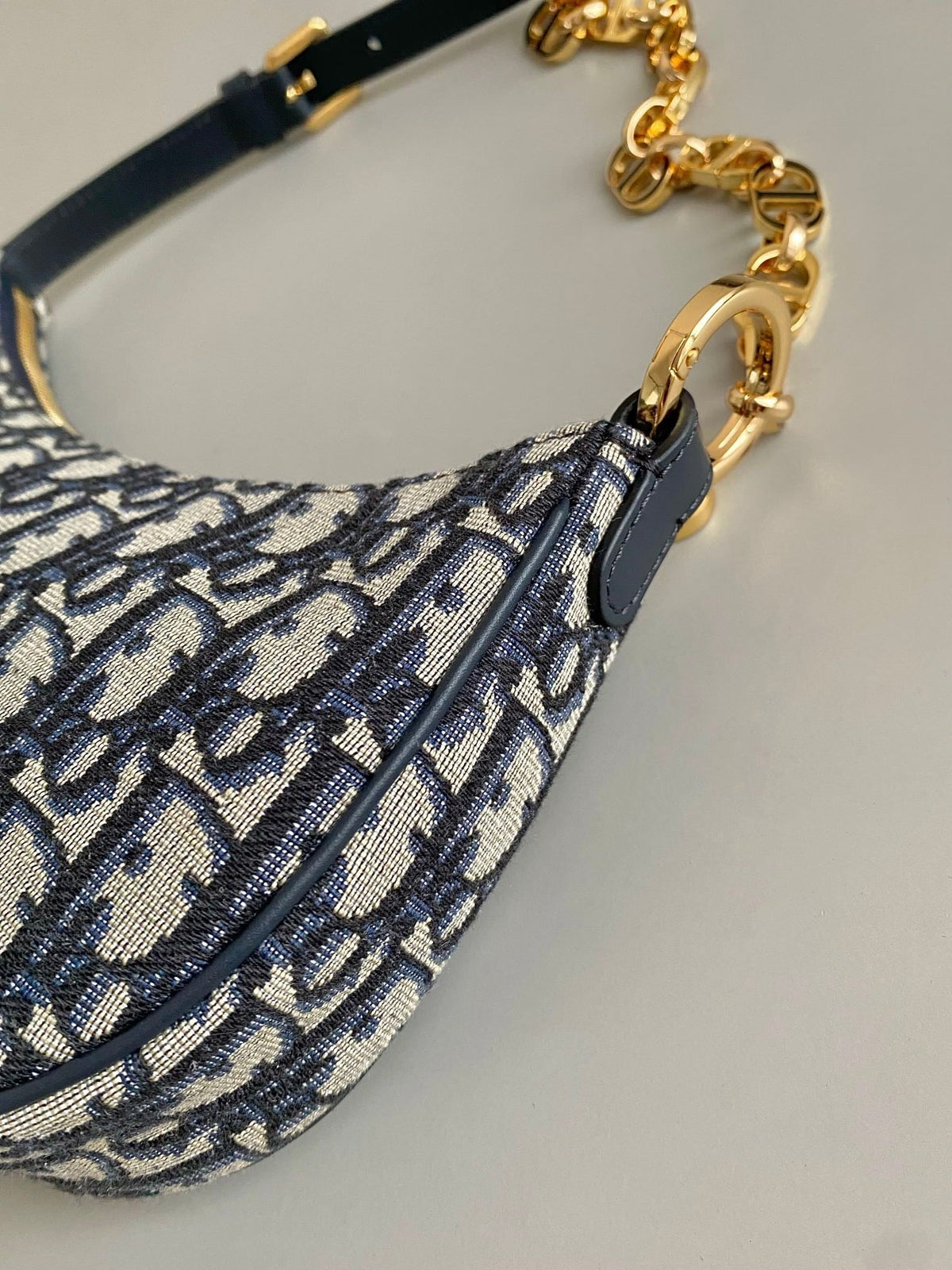 C*D LOUNGE 26CM BLUE OBLIQUE EMBROIDERY