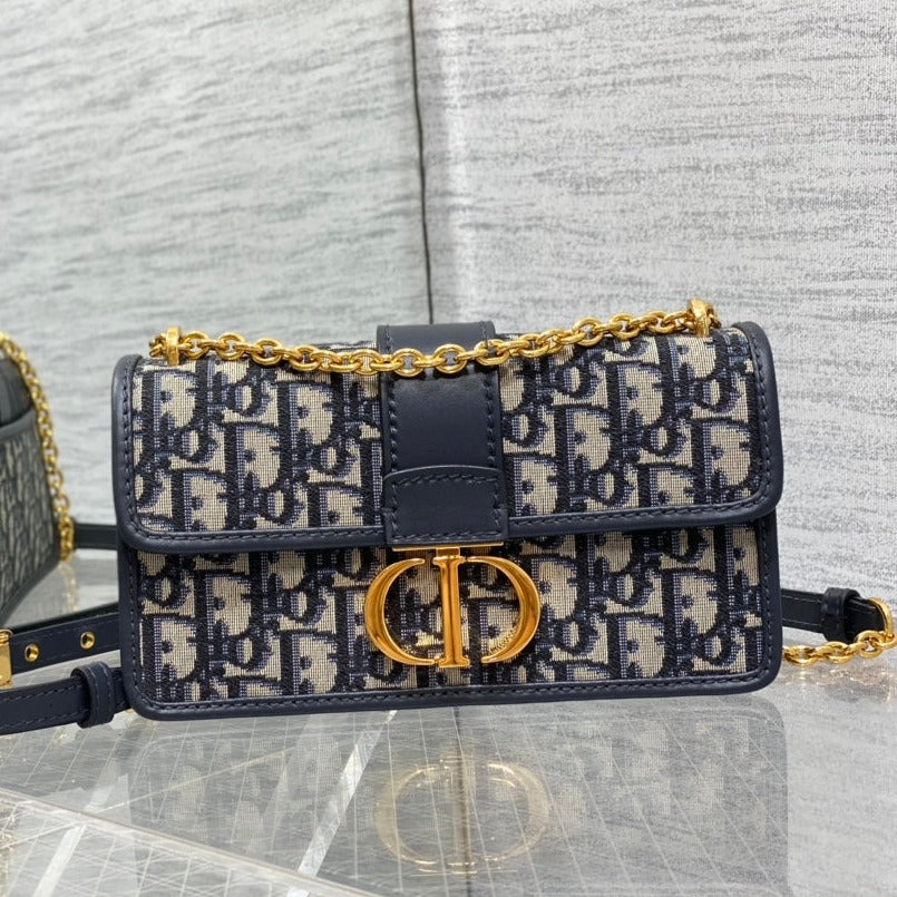 30 MONTAIGNE EMBROIDERY