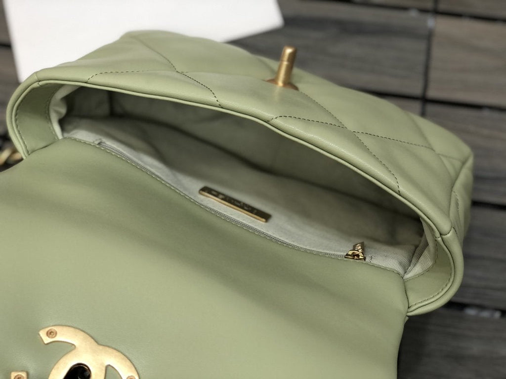19 FLAP BAG LAMBSKIN