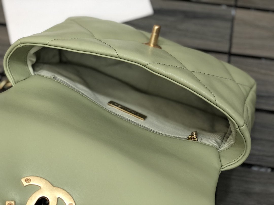 19 FLAP BAG LAMBSKIN