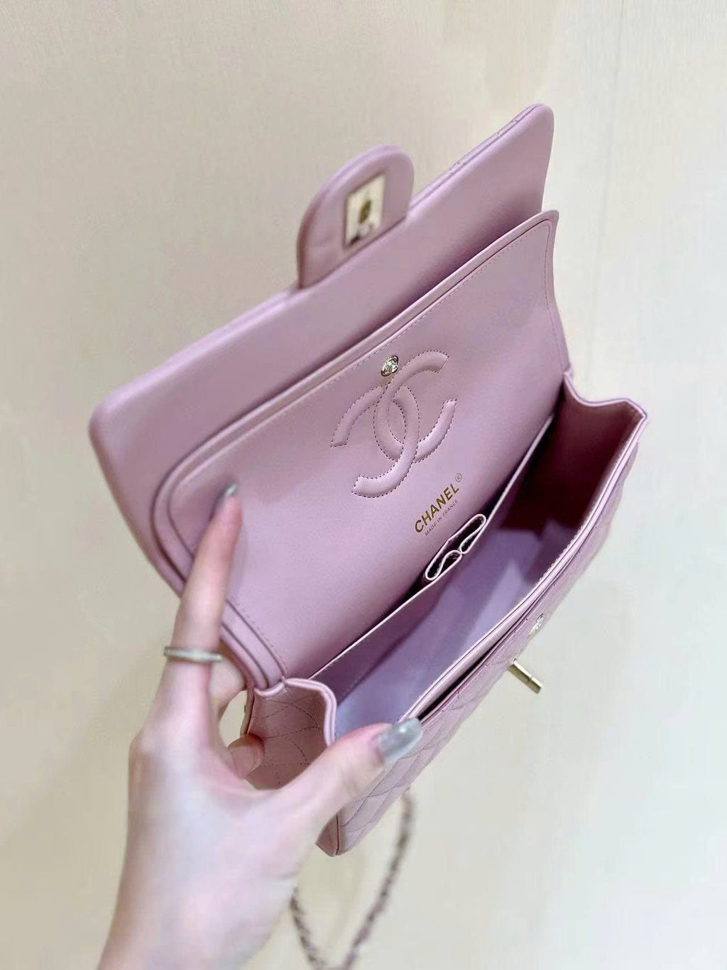 FLAP BAG 23CM PINK LAMBSKIN LIGHT GOLD HARDWARE