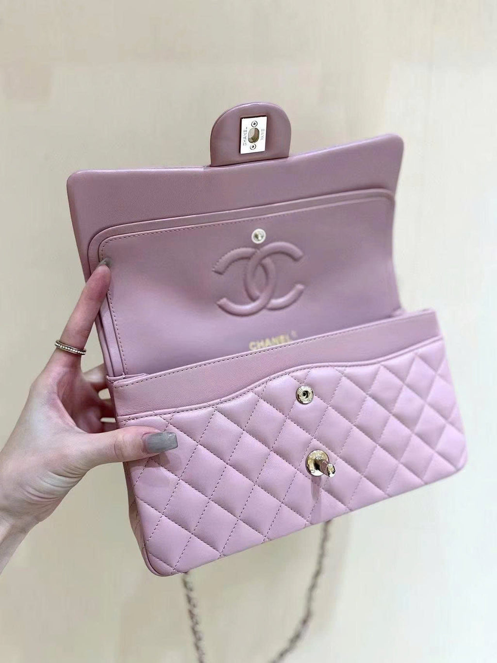 FLAP BAG 23CM PINK LAMBSKIN LIGHT GOLD HARDWARE