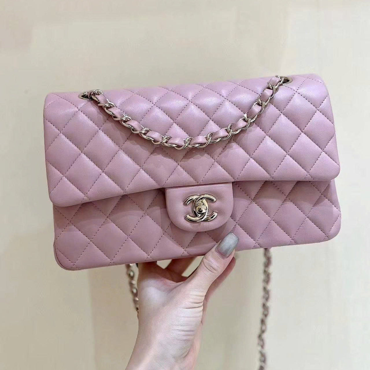 FLAP BAG 23CM PINK LAMBSKIN LIGHT GOLD HARDWARE